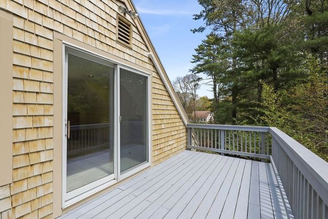 3 Tattler Cir, Bourne, MA 02532