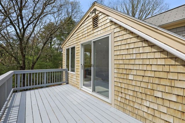 3 Tattler Cir, Bourne, MA 02532
