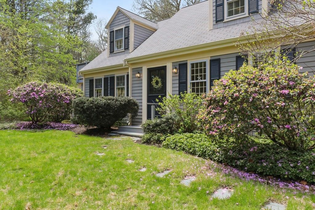 3 Tattler Cir, Bourne, MA 02532
