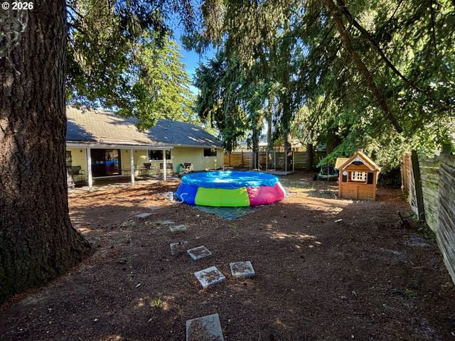 4014 HYACINTH St, Eugene, OR 97404