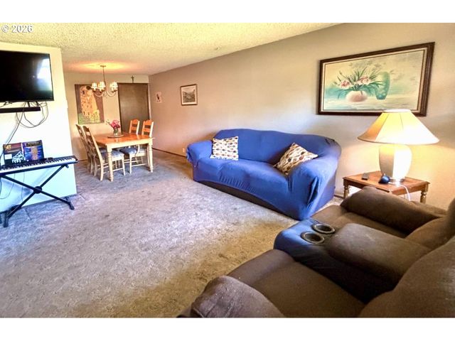 4014 HYACINTH St, Eugene, OR 97404
