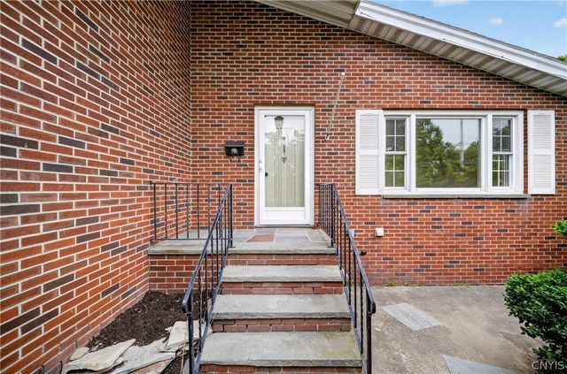 412 Swansea Avenue, Salina, NY 13206