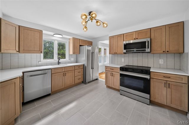 412 Swansea Avenue, Salina, NY 13206