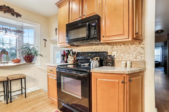 908 Stewart Avenue, Evansville, IN 47715