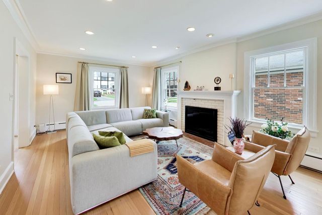 1368 Scott Avenue, Winnetka, IL 60093