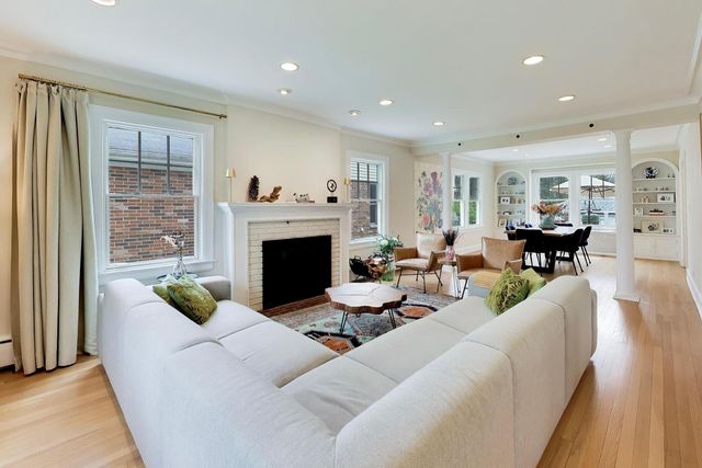 1368 Scott Avenue, Winnetka, IL 60093