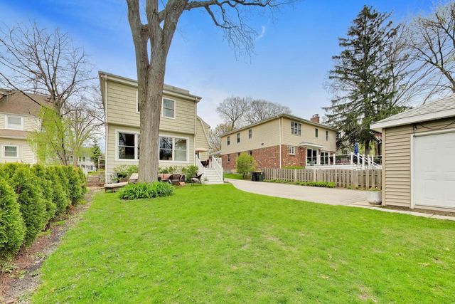 1368 Scott Avenue, Winnetka, IL 60093