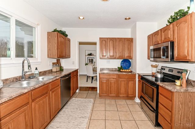 484 W Kemper Road, Springdale, OH 45246