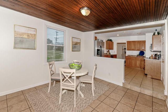 484 W Kemper Road, Springdale, OH 45246