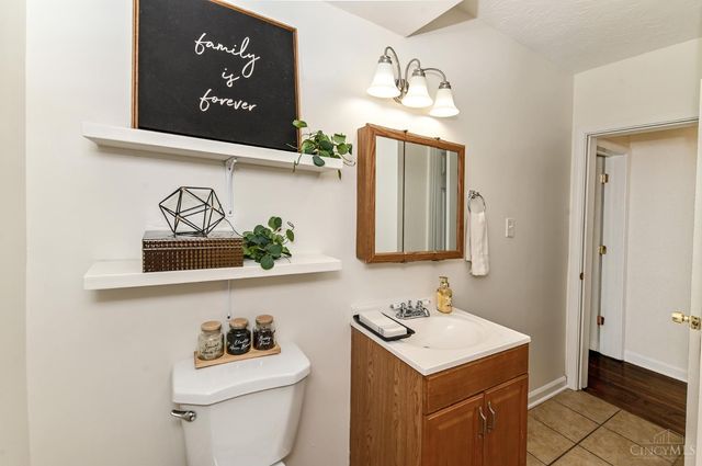 484 W Kemper Road, Springdale, OH 45246