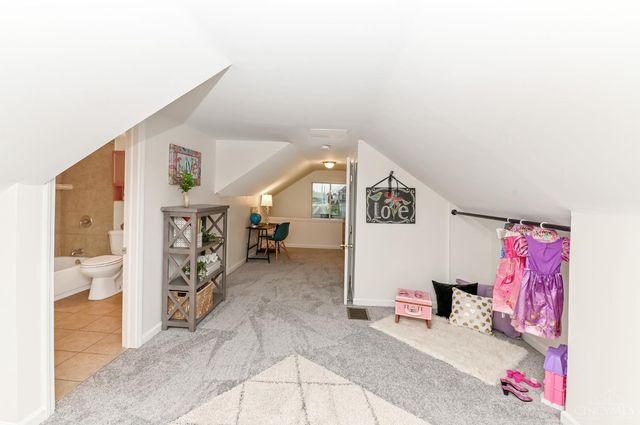 484 W Kemper Road, Springdale, OH 45246