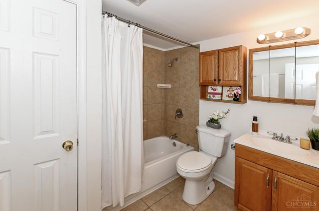 484 W Kemper Road, Springdale, OH 45246