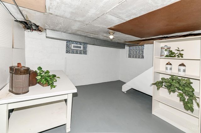 484 W Kemper Road, Springdale, OH 45246