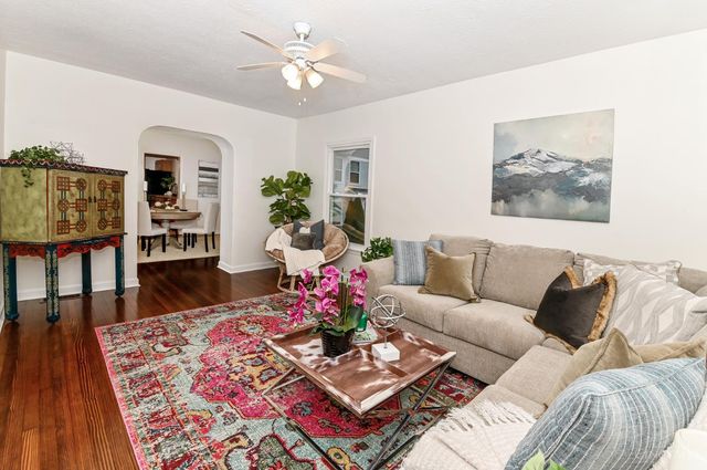 484 W Kemper Road, Springdale, OH 45246