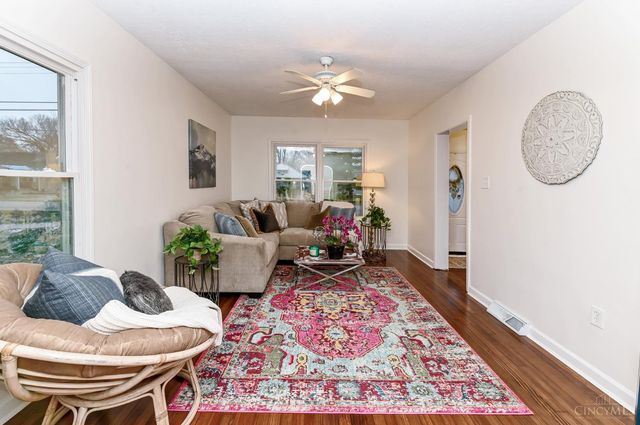 484 W Kemper Road, Springdale, OH 45246