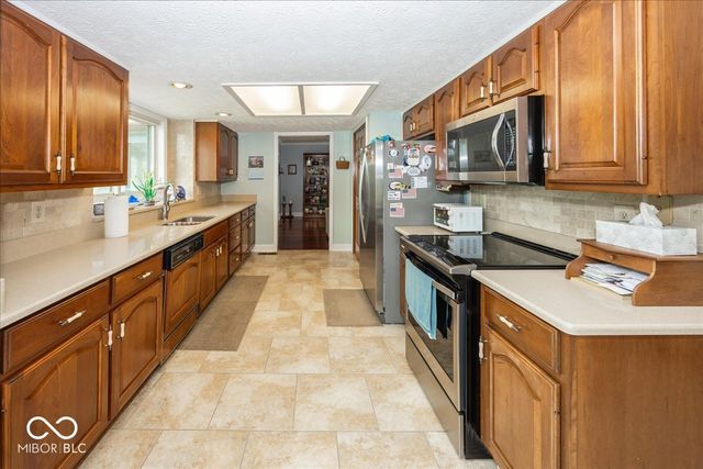1176 Creekside Lane, Plainfield, IN 46168