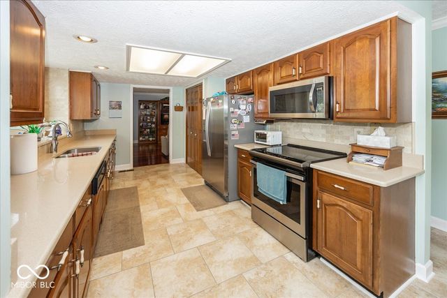 1176 Creekside Lane, Plainfield, IN 46168