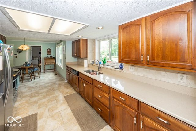 1176 Creekside Lane, Plainfield, IN 46168