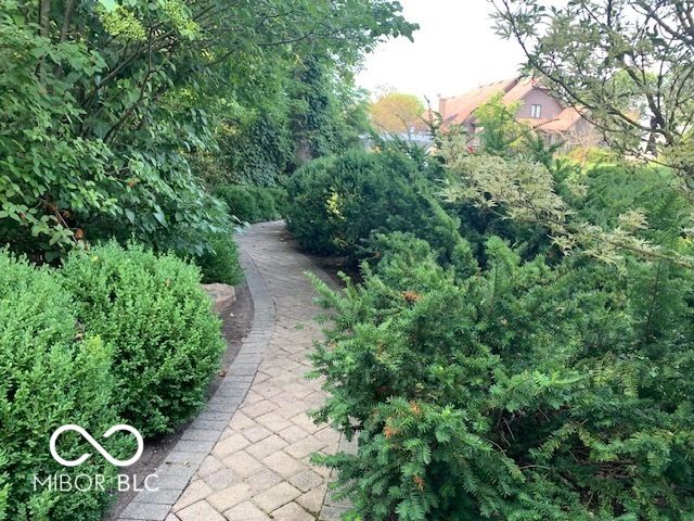 1176 Creekside Lane, Plainfield, IN 46168
