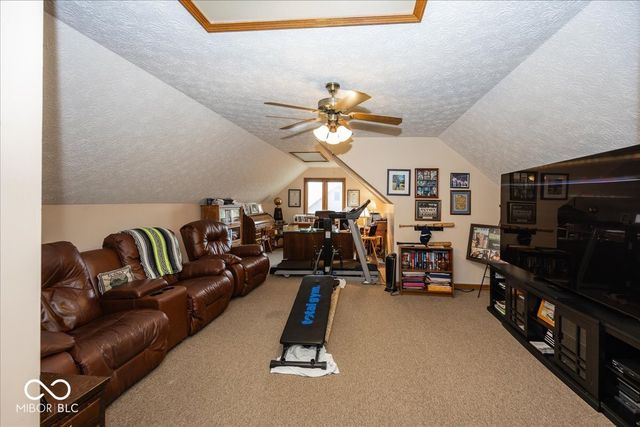 1176 Creekside Lane, Plainfield, IN 46168