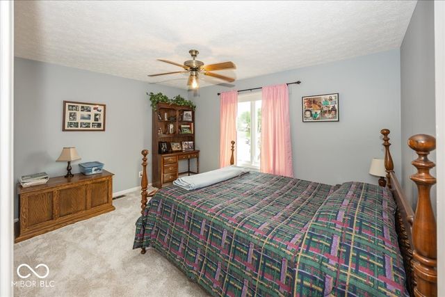 1176 Creekside Lane, Plainfield, IN 46168