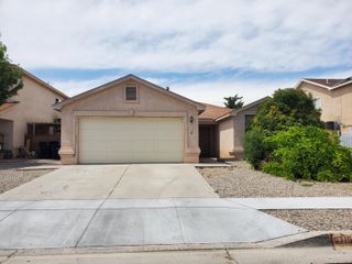 6715 Silkwood Avenue NW, Albuquerque, NM 87121