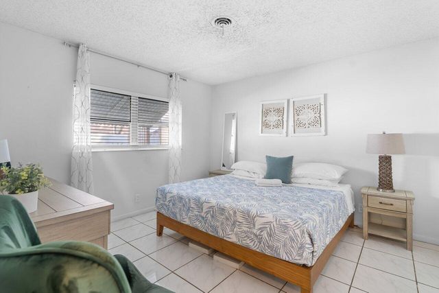 262 SE 9th Avenue 1-4, Deerfield Beach, FL 33441