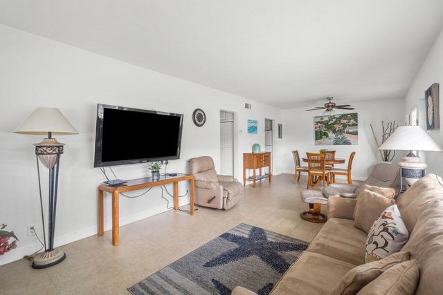 262 SE 9th Avenue 1-4, Deerfield Beach, FL 33441