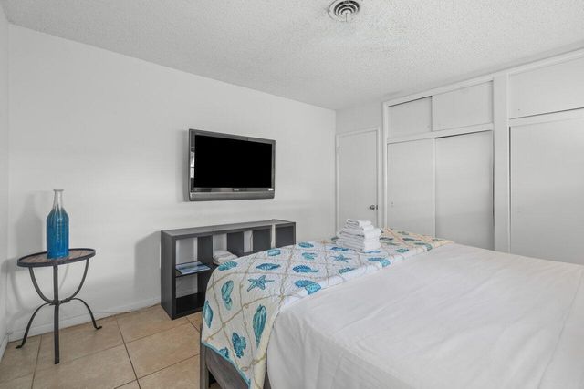 262 SE 9th Avenue 1-4, Deerfield Beach, FL 33441