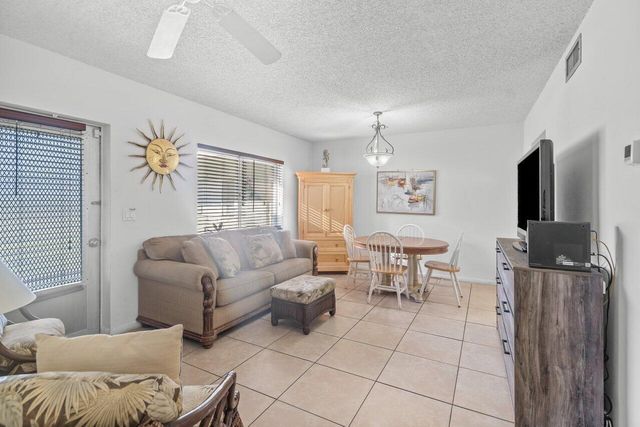 262 SE 9th Avenue 1-4, Deerfield Beach, FL 33441