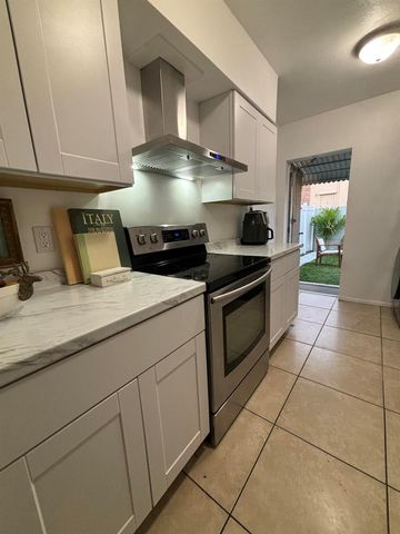 262 SE 9th Avenue 1-4, Deerfield Beach, FL 33441