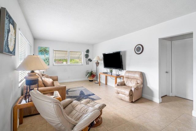 262 SE 9th Avenue 1-4, Deerfield Beach, FL 33441