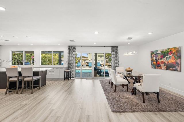 2809 NE 32nd St, Lighthouse Point, FL 33064