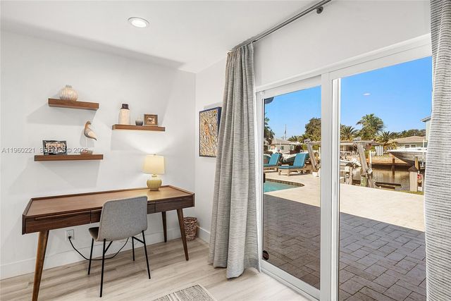 2809 NE 32nd St, Lighthouse Point, FL 33064