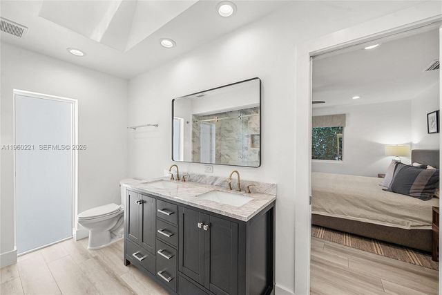 2809 NE 32nd St, Lighthouse Point, FL 33064