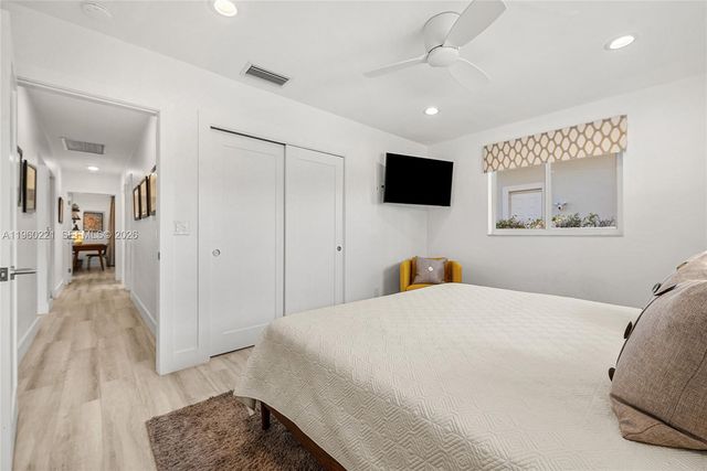 2809 NE 32nd St, Lighthouse Point, FL 33064