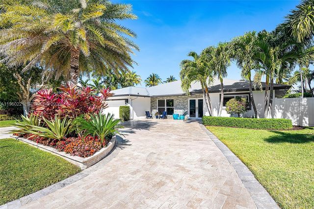 2809 NE 32nd St, Lighthouse Point, FL 33064