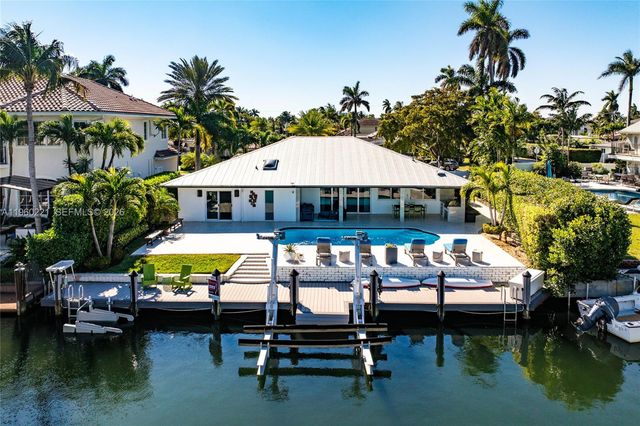 2809 NE 32nd St, Lighthouse Point, FL 33064