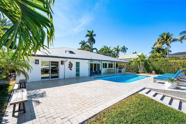 2809 NE 32nd St, Lighthouse Point, FL 33064