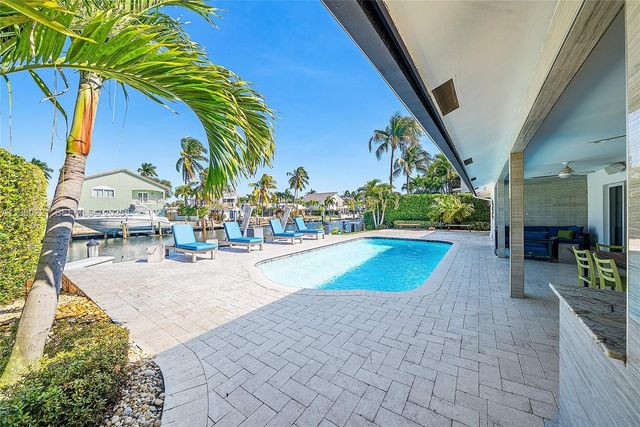 2809 NE 32nd St, Lighthouse Point, FL 33064