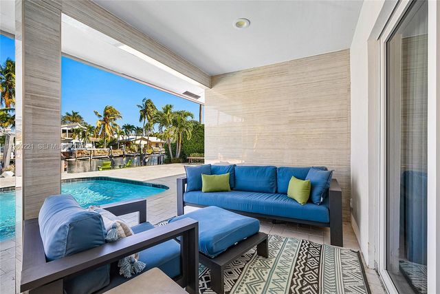 2809 NE 32nd St, Lighthouse Point, FL 33064