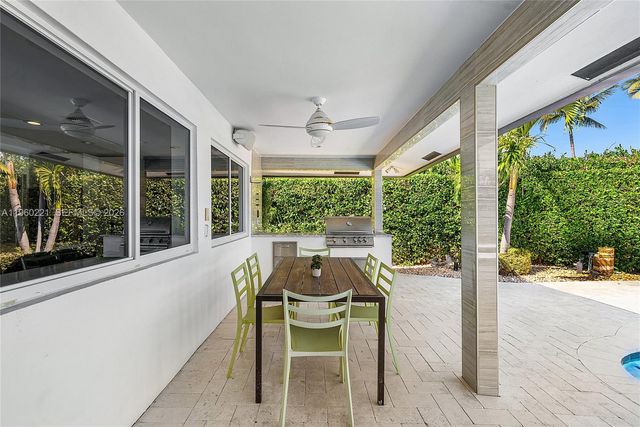 2809 NE 32nd St, Lighthouse Point, FL 33064