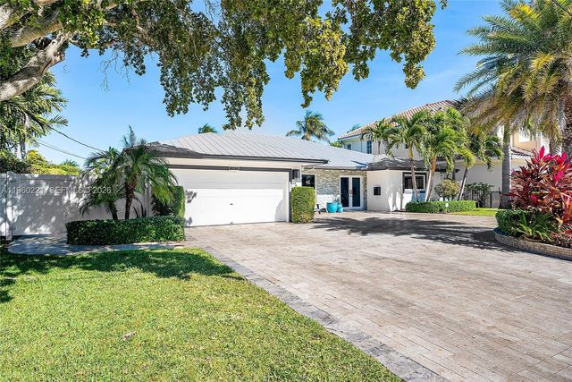 2809 NE 32nd St, Lighthouse Point, FL 33064