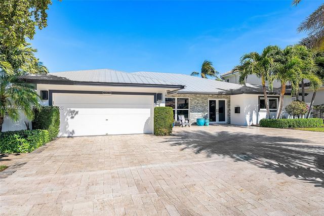 2809 NE 32nd St, Lighthouse Point, FL 33064
