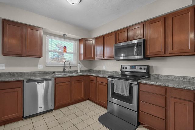 1452 Ironwood Drive, Columbus, OH 43229