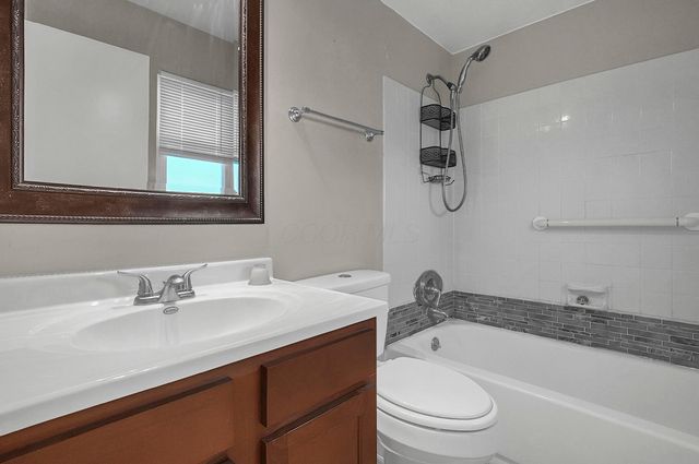 1452 Ironwood Drive, Columbus, OH 43229