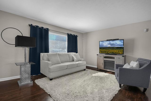 1452 Ironwood Drive, Columbus, OH 43229