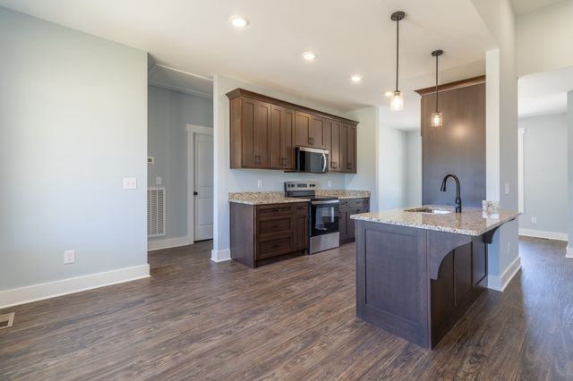 2060 Beverly Ct, Springfield, TN 37172