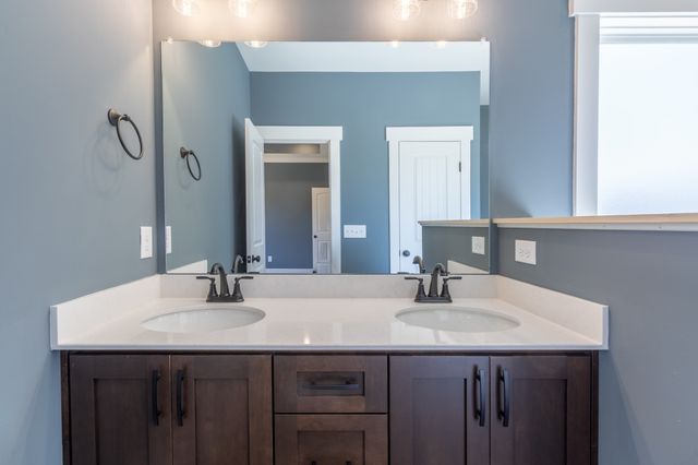 2060 Beverly Ct, Springfield, TN 37172