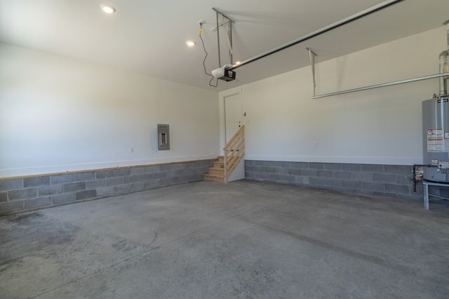 2060 Beverly Ct, Springfield, TN 37172